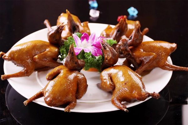 广货行天下｜深圳光明乳鸽：见证光明蝶变，守住四十多年本味