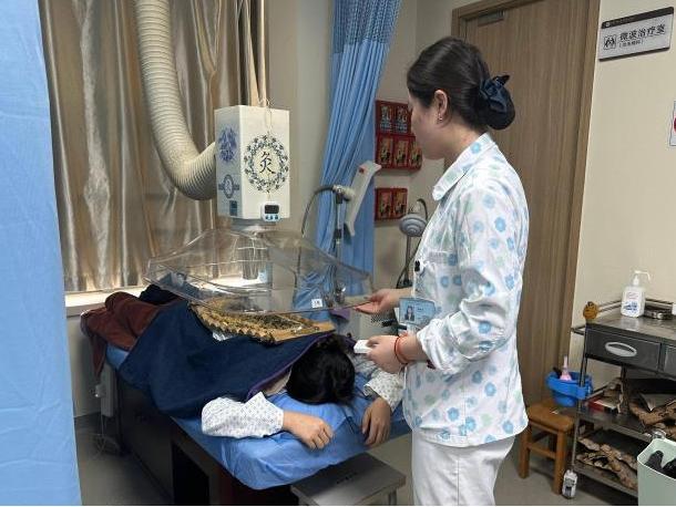 午间门诊+夜诊，错峰就诊如何“连接”全时段医疗服务网络？