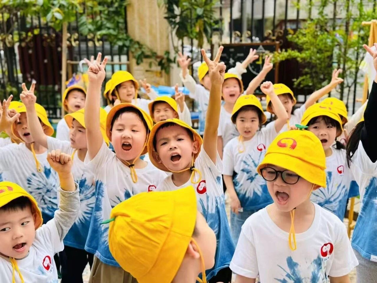 龙华获评“全国学前教育普及普惠区”，学前教育实现从“有园上”到“上好园”历史性跨越