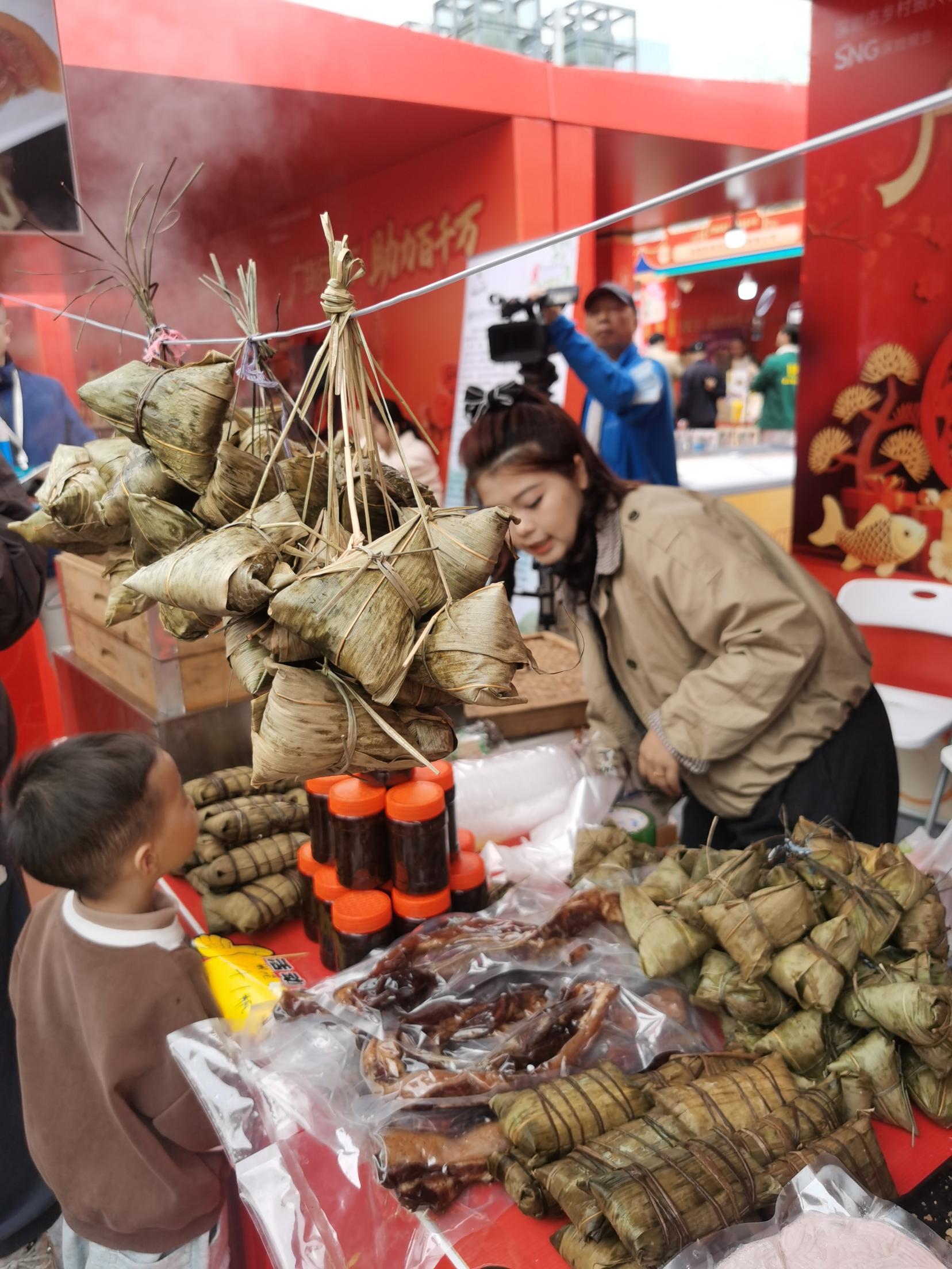 一站式办年货！深圳“粤享年集”沉浸式助力“百千万”