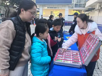 罗湖桂园街道：警民同心护平安家园
