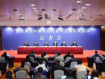 深圳市市长覃伟中：全方位打造创新之城，科技潮品层出不穷畅销全球