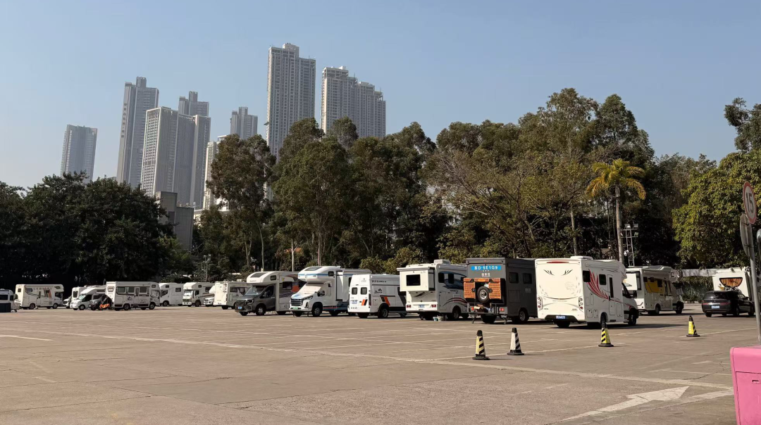 深圳湾公园清退房车 车主抱怨停车难