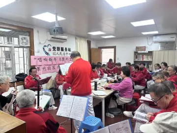 罗湖翠竹社区：长者温情开唱欢歌汇 共度邻里时光