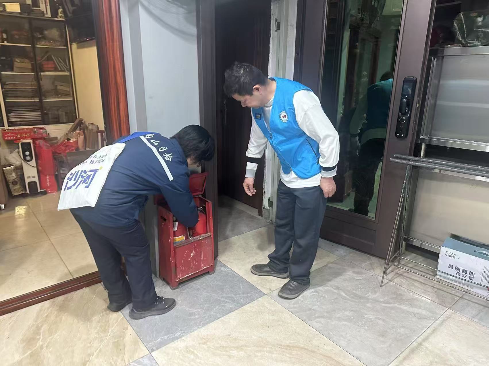 沙河街道沙河街社区开展安全隐患排查行动