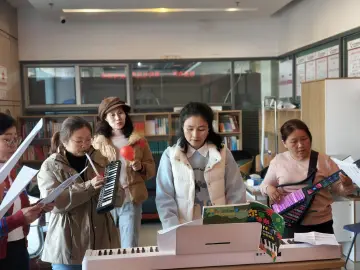 用歌声为邻里关系“破冰”，罗湖翠岭社区举办“邻里和声”声乐课程