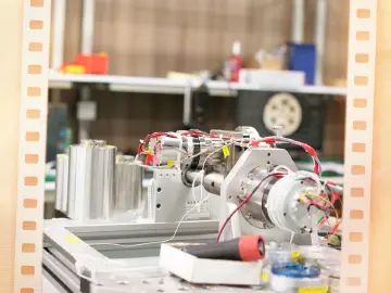 在这些氛围感空镜里，珍藏着平凡人的不凡奇迹！一组奇迹放映机海报来啦