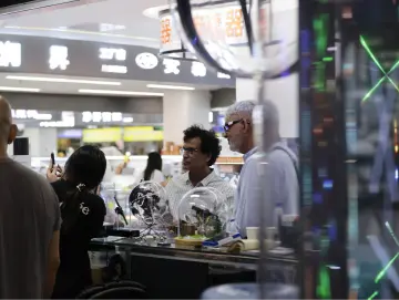 广货行天下·潮GO华强北｜以一条街链接一条链，广东制造在新春消费中走向全球