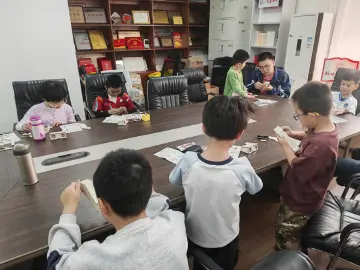 光影魔法点亮科学梦，罗湖翠平社区助力儿童解锁光学奥秘