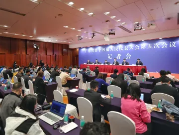 深圳市市长覃伟中：加强与香港北部都会区对接，新皇岗口岸今年建成启用