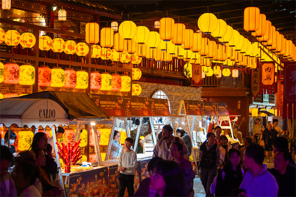 2026深圳锦绣中华新春灯会启幕！53万㎡东方光影点亮深圳非遗中国年