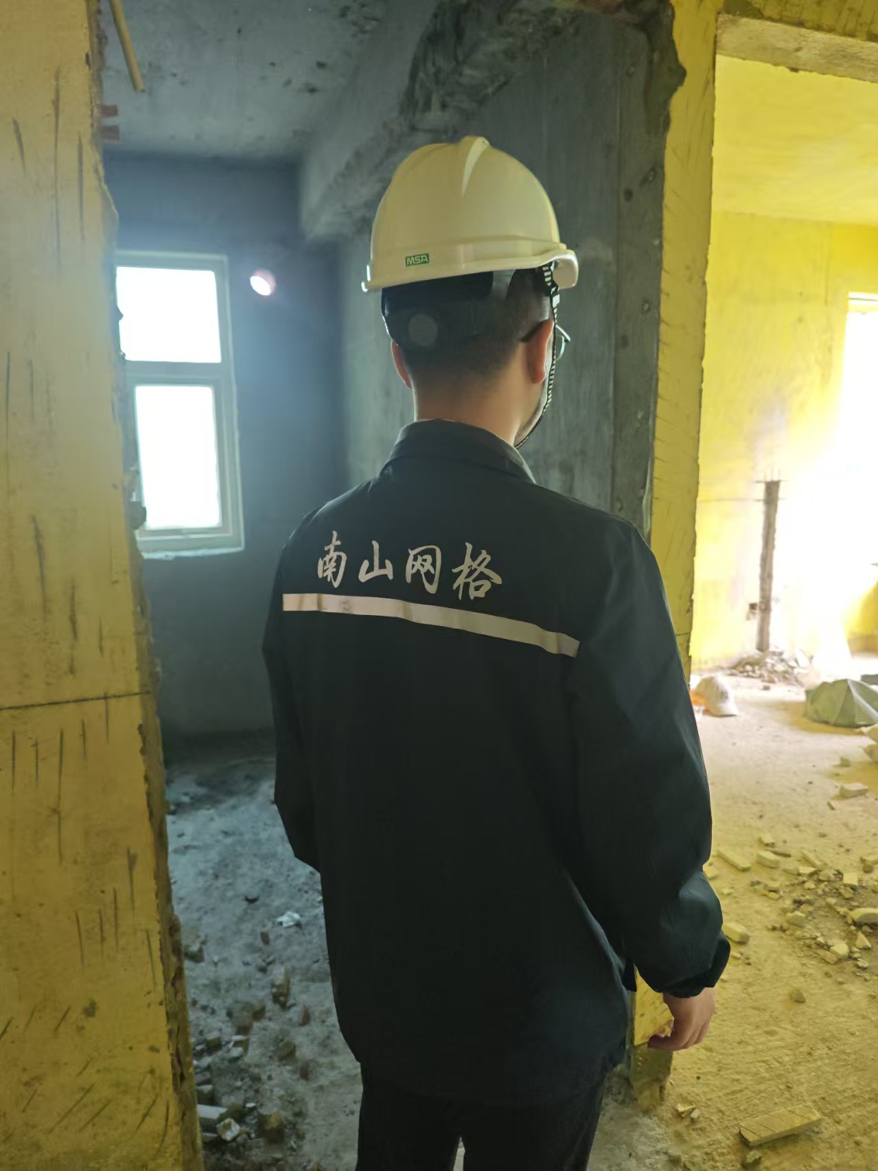 沙河街道明珠街社区积极开展小散工程安全巡查工作