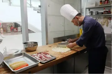新春走基层|点心师傅燕腾飞：用一碗热饺，给来深建设者“包”满温暖