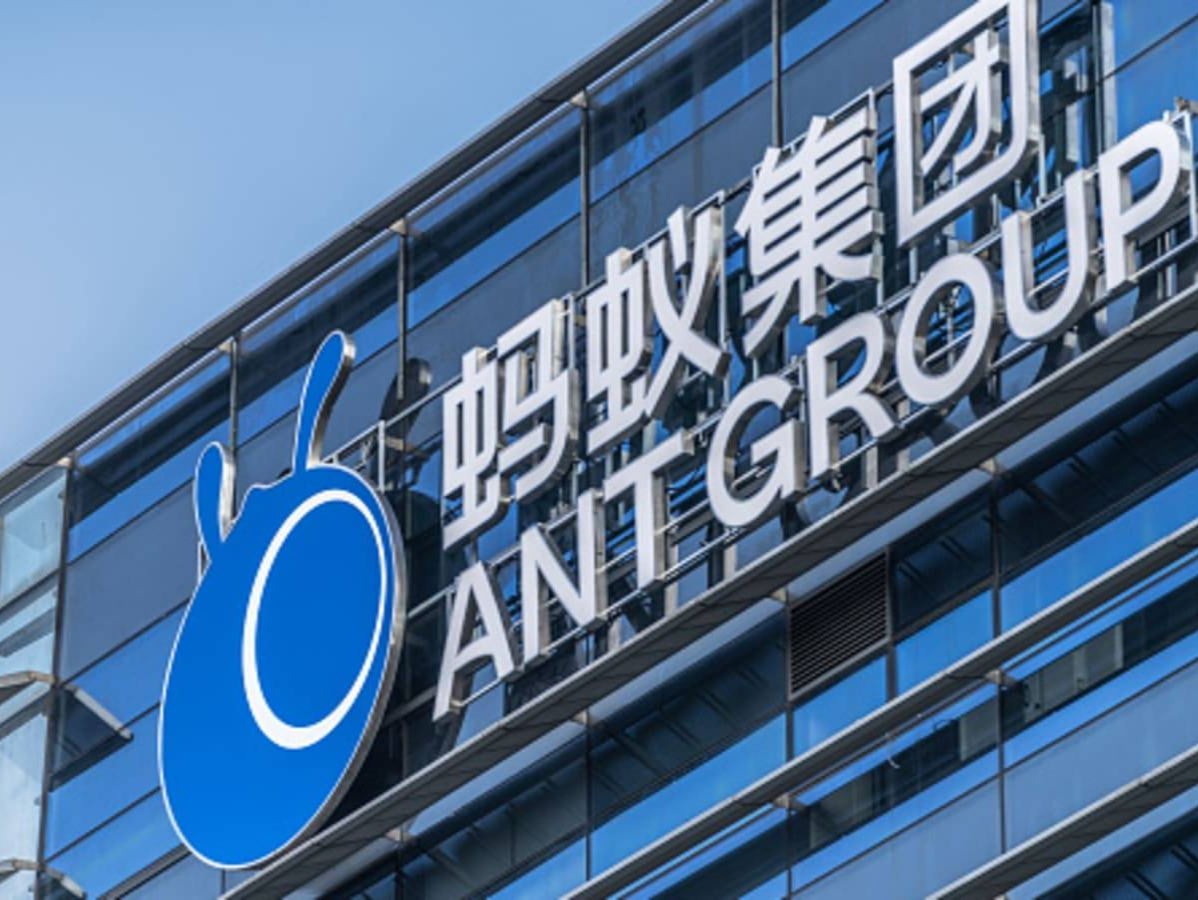 马年春节健康AI“蚂蚁阿福”爆火 登顶苹果应用总榜第一