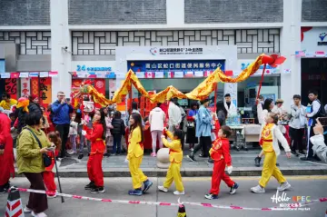 新春走基层 | 中外居民相聚蛇口文化集市迎新春：“我很高兴成为这座城市一分子”