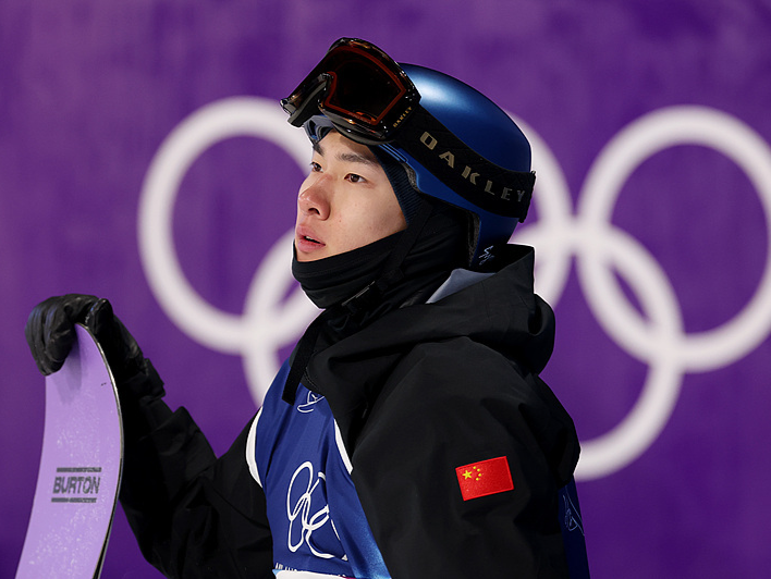 苏翊鸣晋级米兰冬奥会单板滑雪男子大跳台决赛 