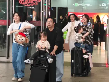 “反向春运”引领潮流，深圳春节人气持续攀升