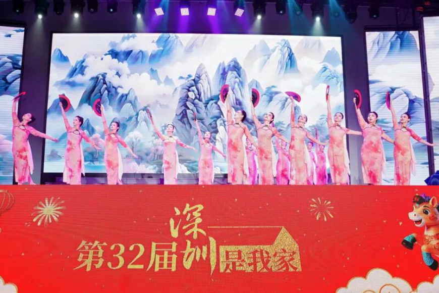 科技感拉满、青春范十足！这场硬核“年会”刷屏了