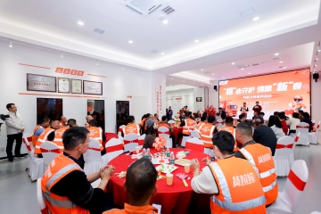 新春走基层｜他的车轮，载满年味与牵挂