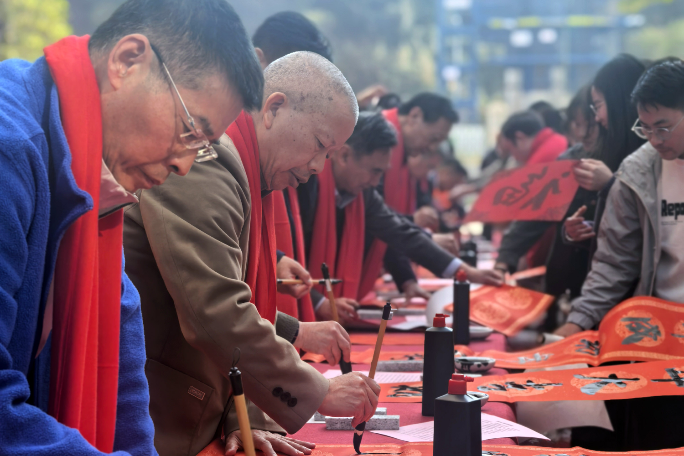 墨香迎马年！深圳书画名家走进科技园区为市民送春联送祝福