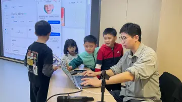 新春走基层 | AI讲师钟政：让科技暖意走进社区“最后一公里”