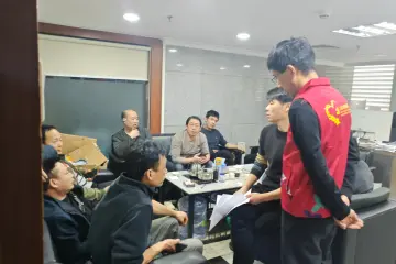 新春走基层|网格组长梁鹏：前置性化解矛盾，确保劳务工领到工资安心返乡过年