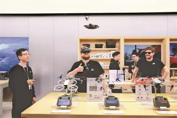 工业“脊梁”更硬 服务“筋脉”更活 深圳加快打造现代化产业体系 | 聚焦高质量发展