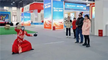 深圳科技年货|大疆无人机助阵“西部低空之城”年味盛宴