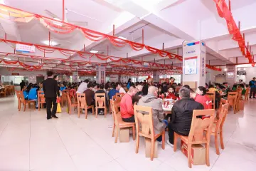 新春走基层｜一顿工会年夜饭，暖了450个异乡人的年