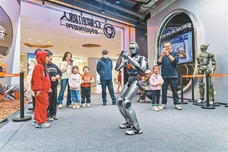 实探深圳首店经济：光芒四射，喷薄而出的科技之光 | 视觉周刊
