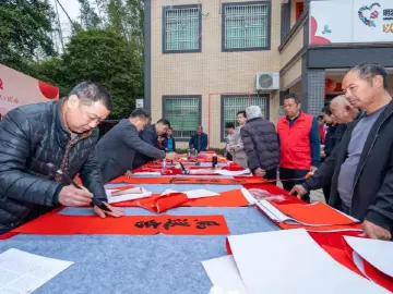 新春走基层 | 深汕各基层党组织开展迎新春送春联活动