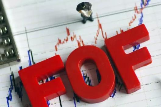 国投瑞银白银LOF单周大跌41% 溢价率高企 仍有资金冲入