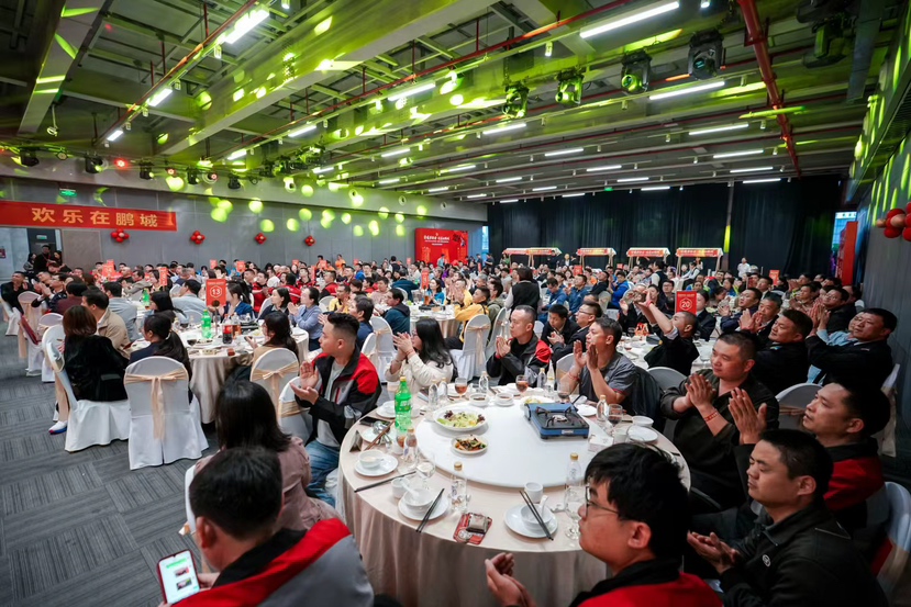 这顿年夜饭,吃的是年味,暖的是人心深圳工会新春年夜饭开宴 300余名一线劳动者共赴团圆之约