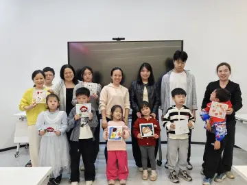 福田区南园街道锦龙社区举办“团圆闹元宵，戳乐伴成长”亲子手工活动