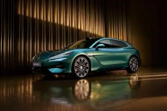 “5分钟充好，9分钟充饱”，比亚迪正式发布第二代刀片电池及闪充技术