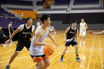 宝安体育馆首踩场！粤BA深圳队以赛代练，冲刺迎战主场首秀