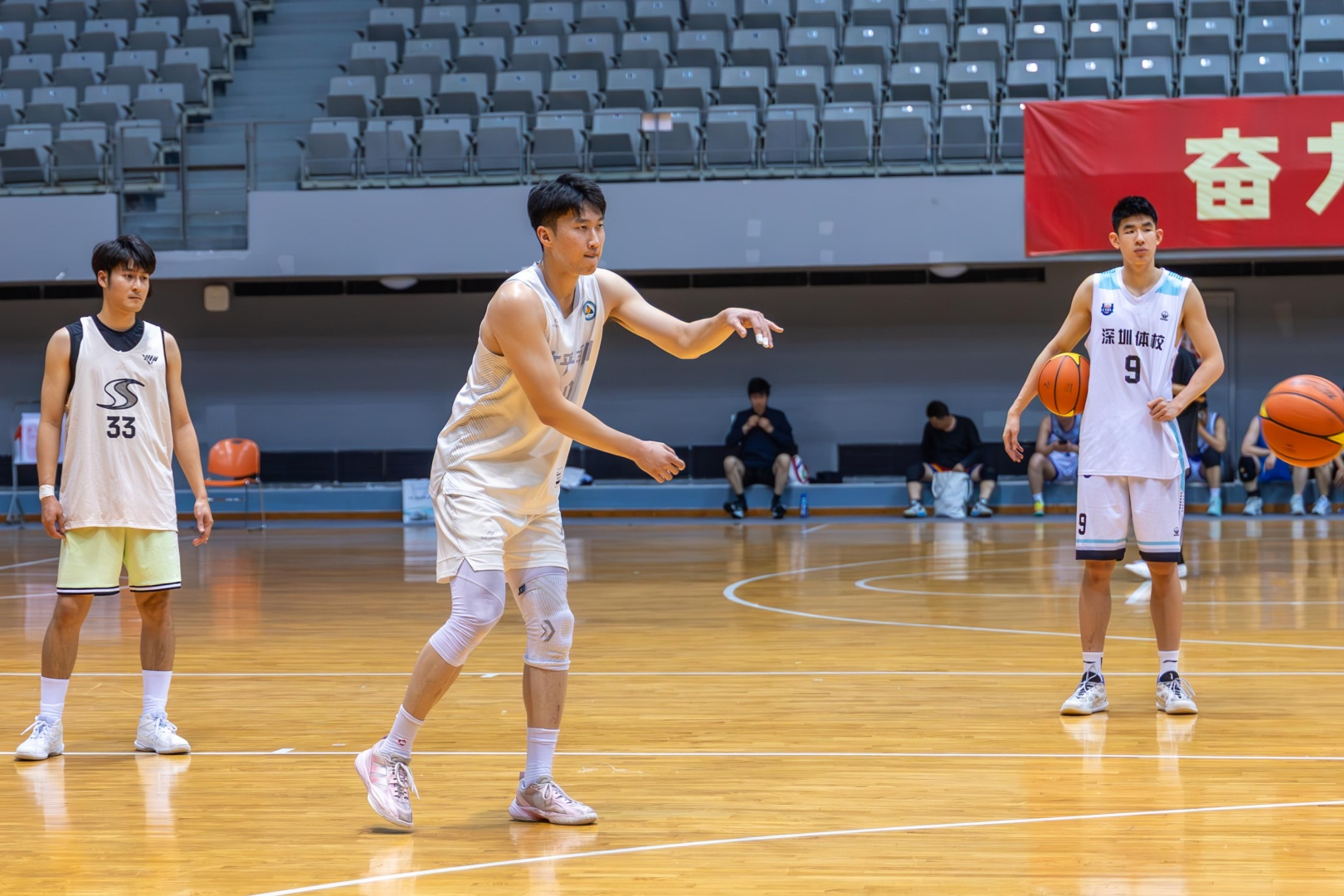 粤BA | 学霸+网红+教师+战将！张鸣钊：为深圳在赛场拼尽全力