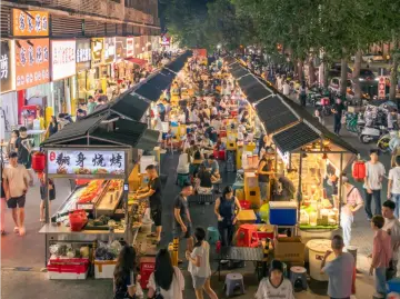 友谊第一，宵夜第二，比赛第三！今晚粤BA散场，宝安夜市宵夜管够