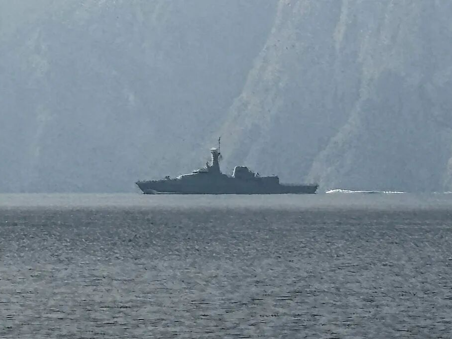 伊朗外长：霍尔木兹海峡实际开放，仅对敌人关闭