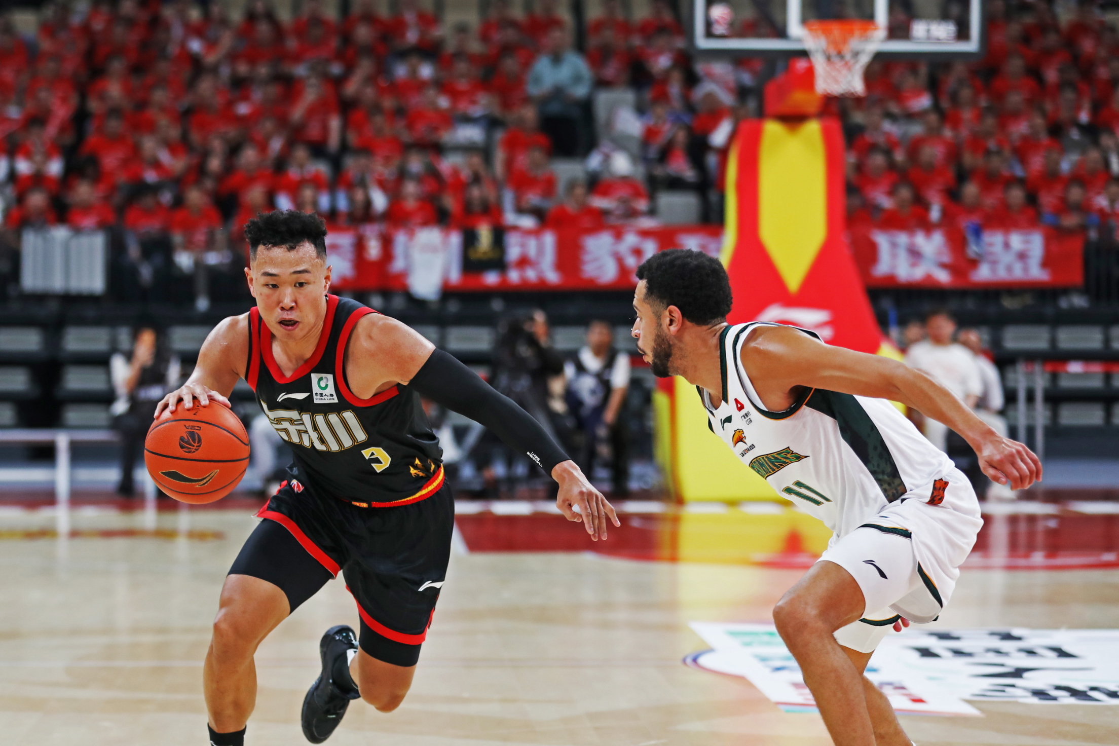 CBA常规赛: 深圳马可波罗马年首战憾负辽宁,广东德比再接再厉