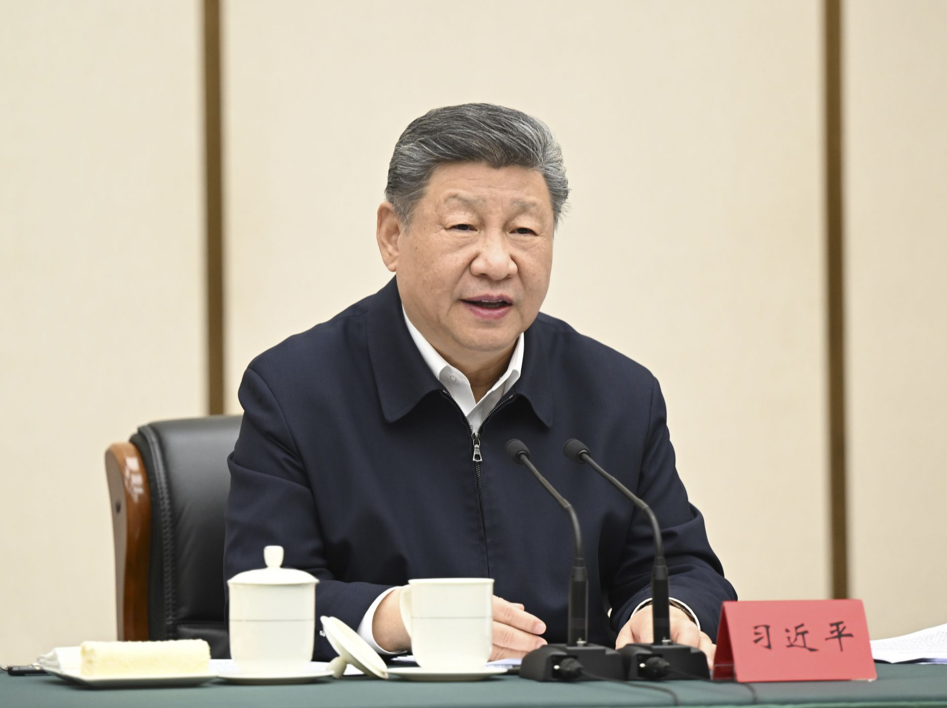 “对雄安的发展前景，我们充满信心”——习近平总书记赴雄安新区考察并主持召开深入推进雄安新区高质量建设和发展座谈会纪实