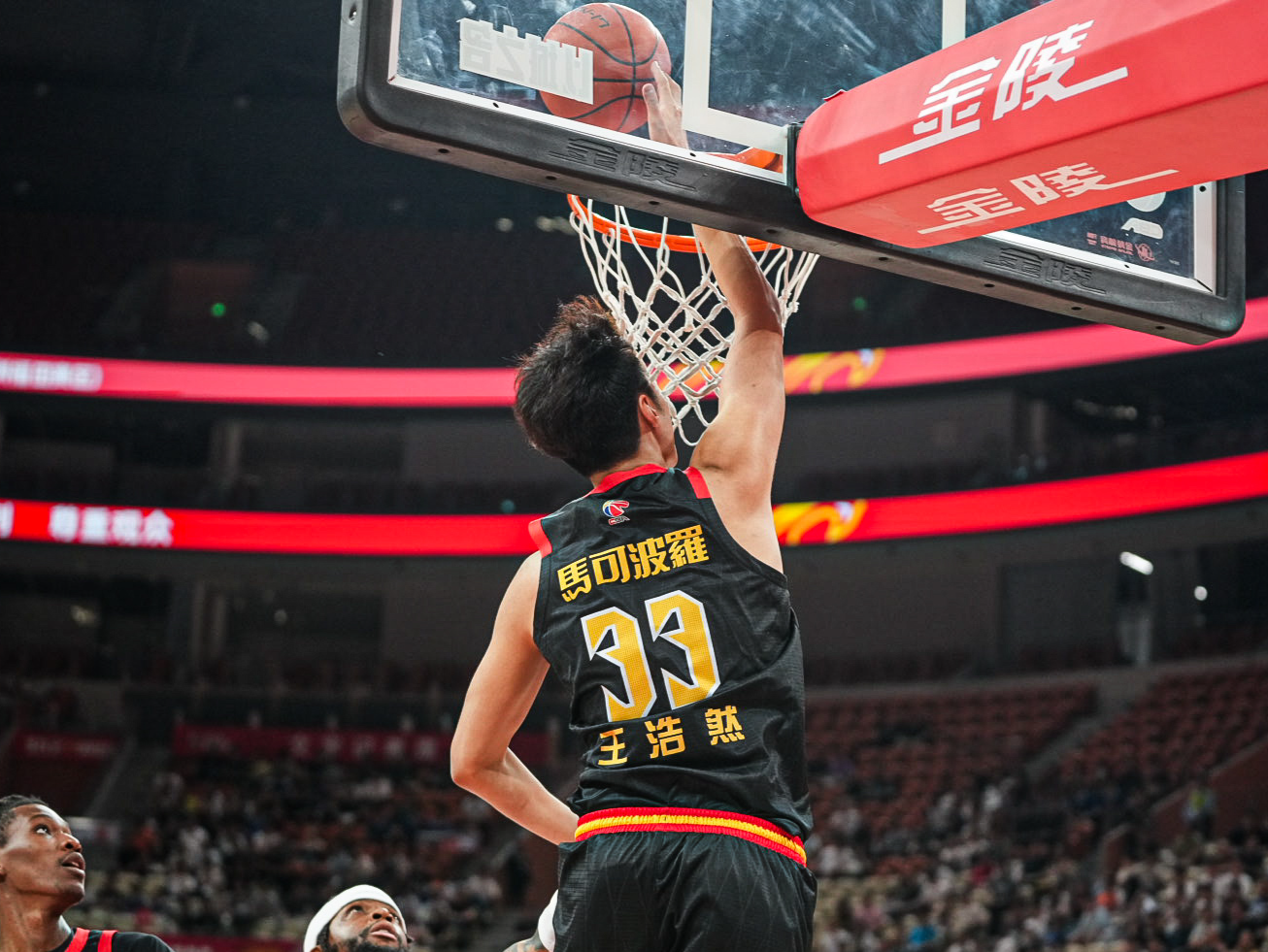 CBA速递｜常规赛主场收官战，深圳队憾负山东队