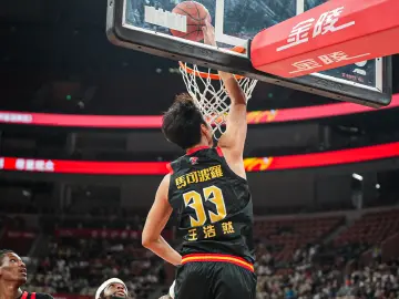 CBA速递｜常规赛主场收官战，深圳队憾负山东队
