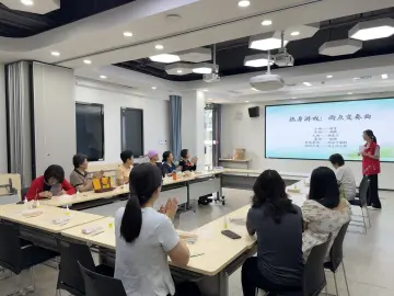 罗湖鹿丹村社区开展小夜灯DIY工作坊