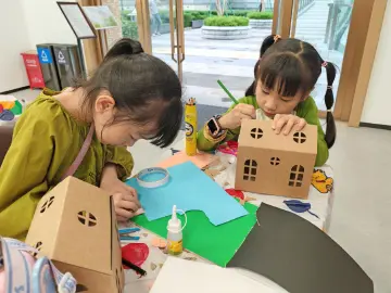 罗湖木头龙社区开展“小小创变家”创意手工活动，用童心点亮理想