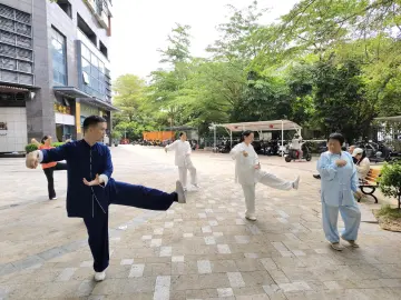 罗湖民新社区开启太极习练营 积极备战全球太极拳网络大赛