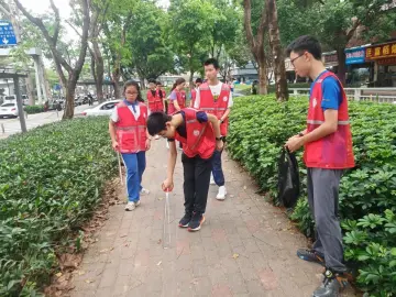 罗湖区愉天社区开展环境卫生整治实践活动，以党建引领青春红