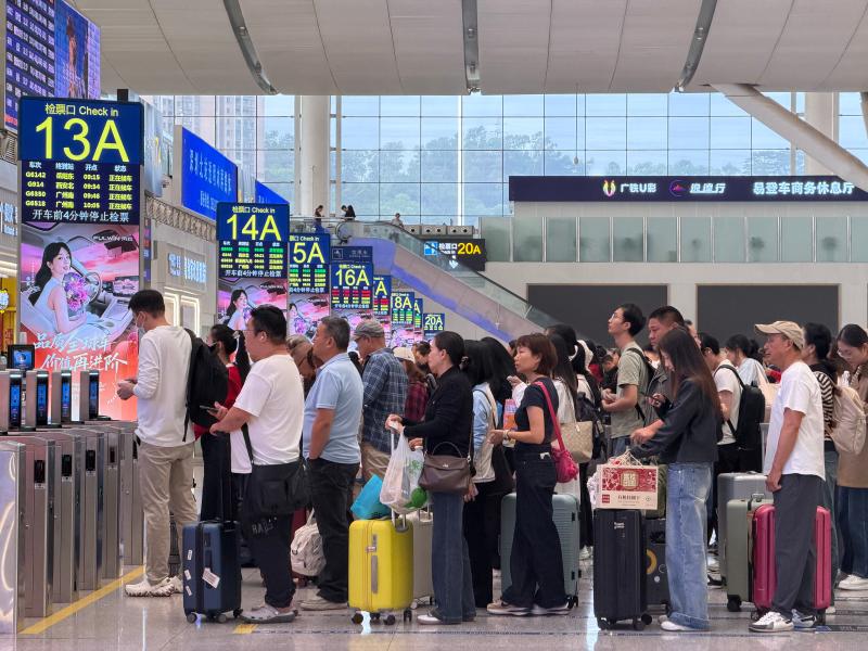 清明假期深圳铁路预计发送旅客196.8万人次 4月4日将迎单日客流最高峰