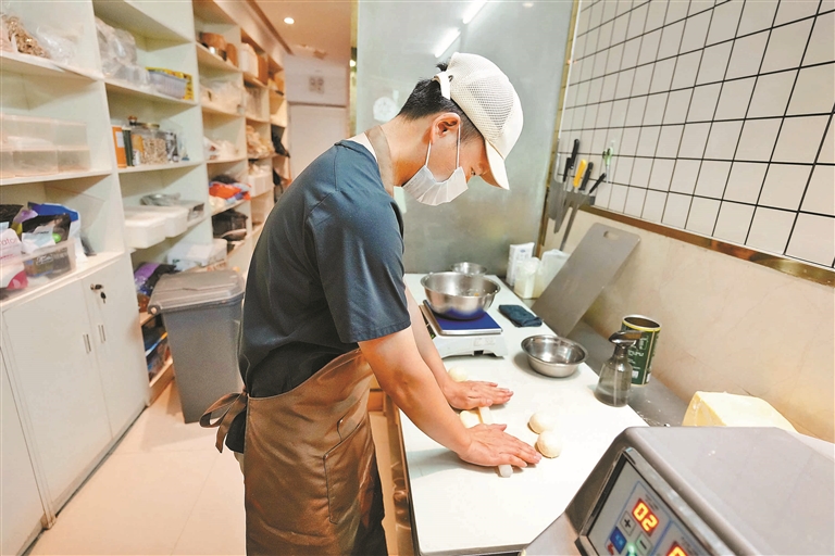 是什么留住了这家开不下去的面包店
