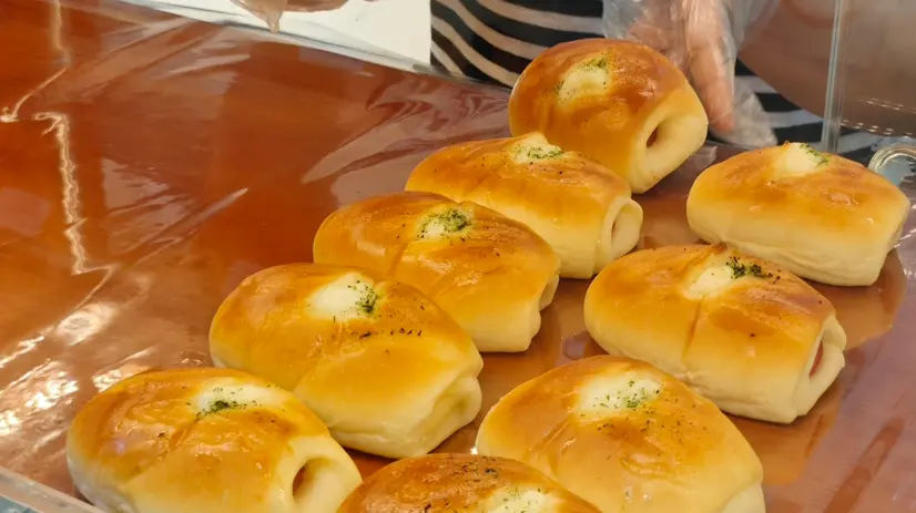 舍不得你关店！全城托举的面包店，重新开业